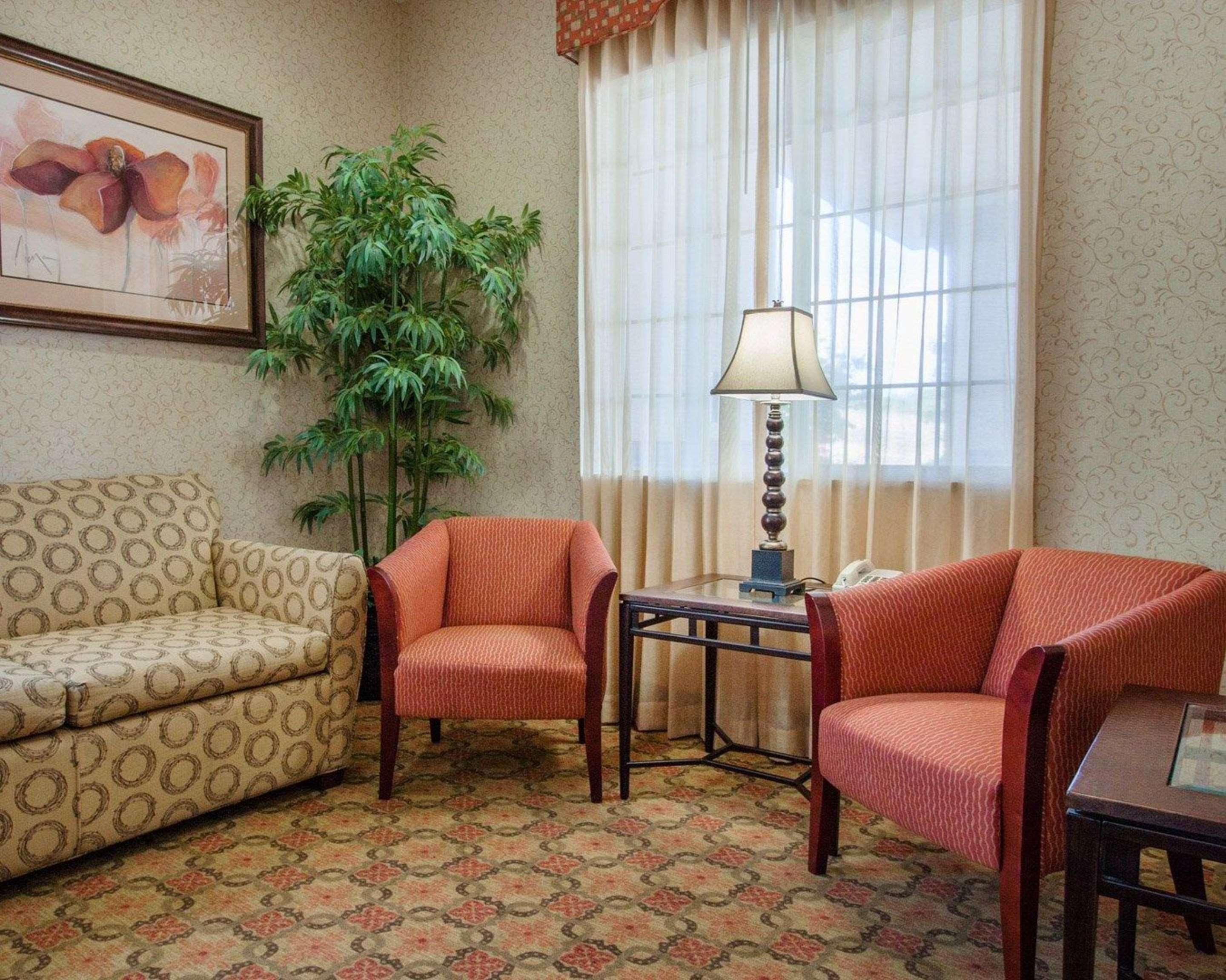 Comfort Hotel 3*