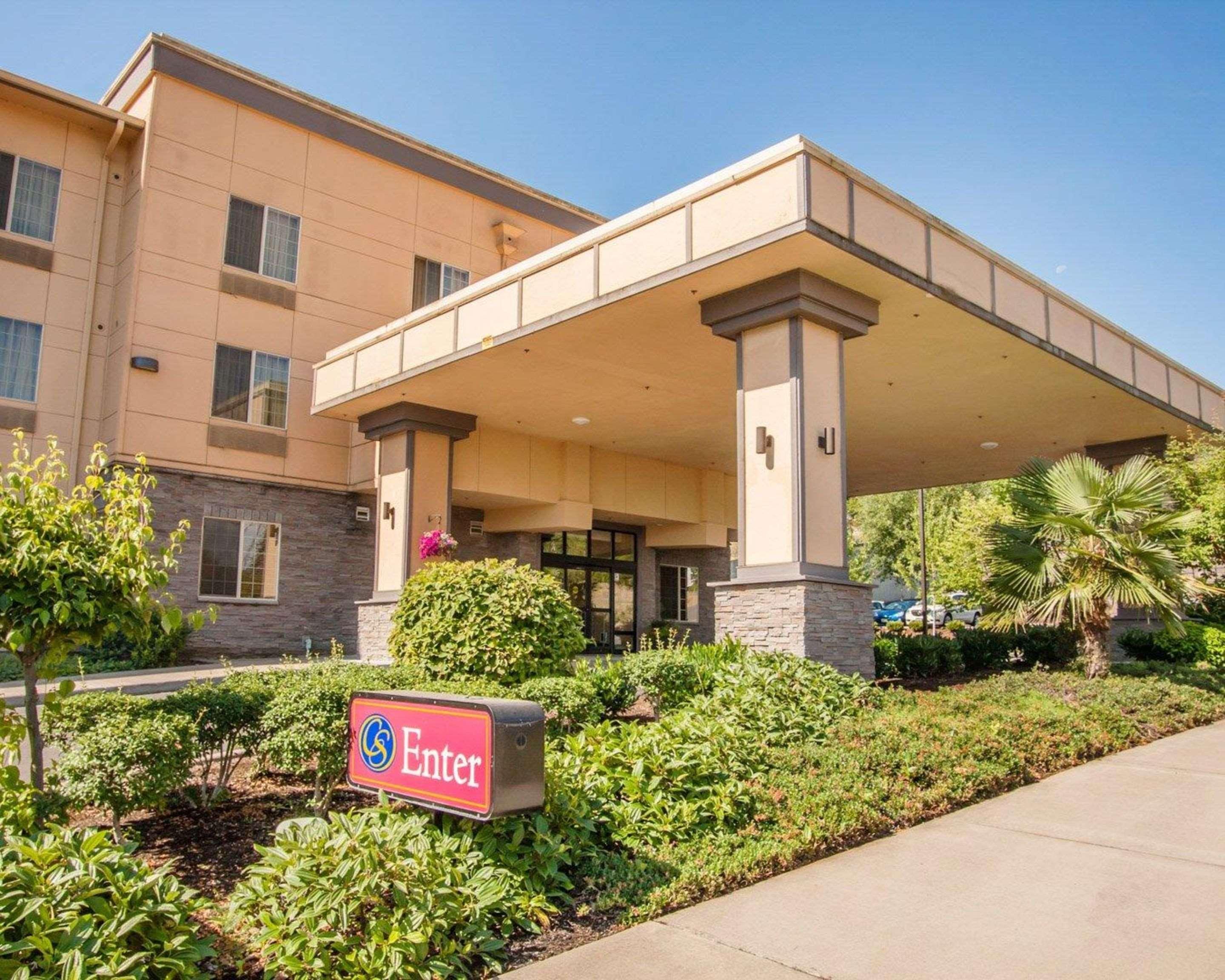 Comfort Hotel 3*